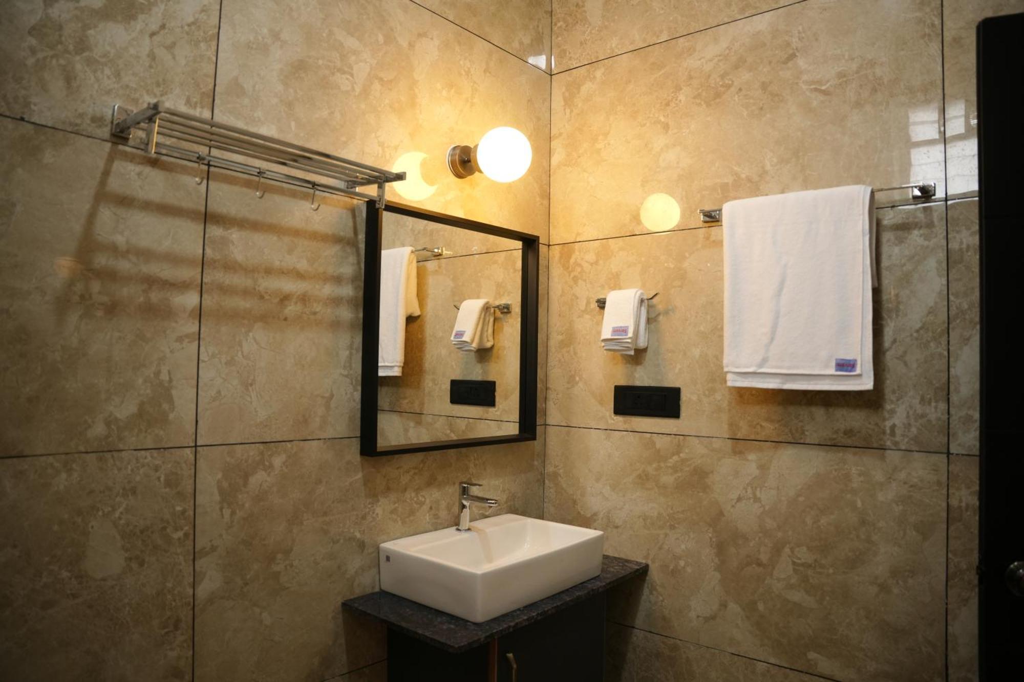 Sarvam Residency Hotel Sagar  Exterior photo